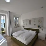 With Panoramic Views For 6 * Oggebbio