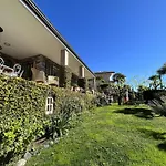 With Panoramic Views For 6 * Oggebbio