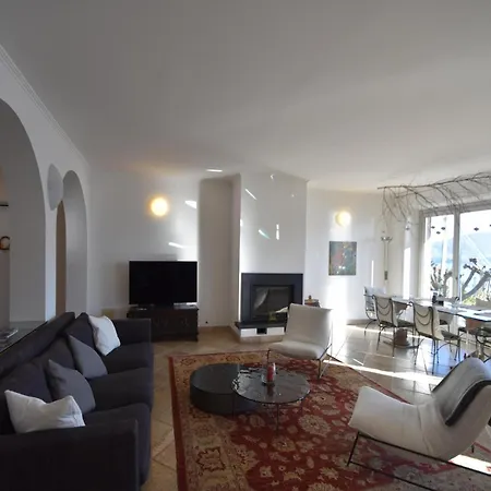 With Panoramic Views For 6 Villa *