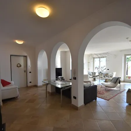 With Panoramic Views For 6 * אוג'ביו