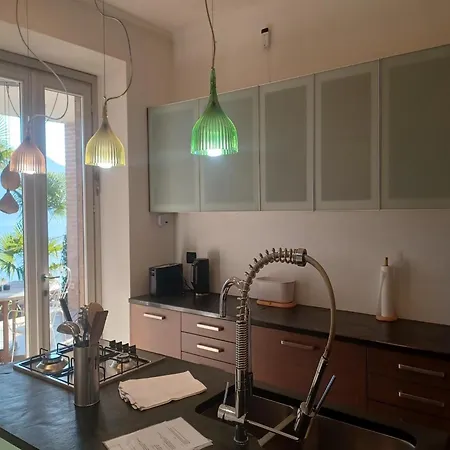 With Panoramic Views For 6 וילה אוג'ביו