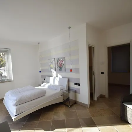 With Panoramic Views For 6