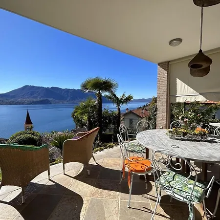 With Panoramic Views For 6 * Oggebbio