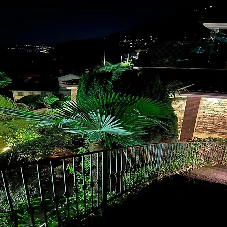 With Panoramic Views For 6 * Oggebbio