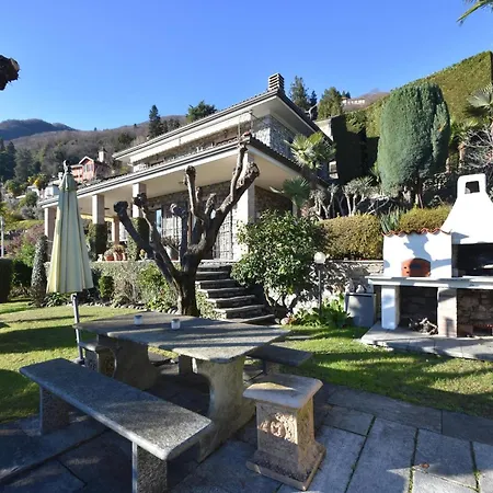 With Panoramic Views For 6 Oggebbio