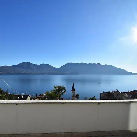 With Panoramic Views For 6 Oggebbio