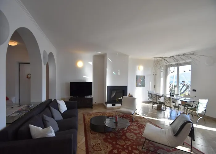 With Panoramic Views For 6 וילה *