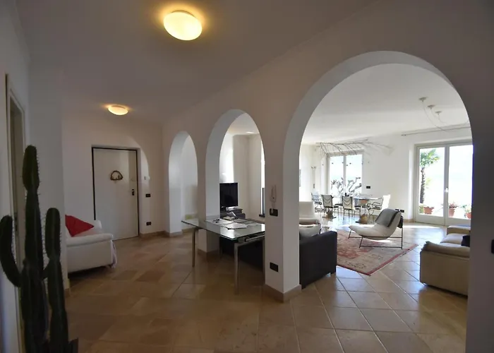 With Panoramic Views For 6 * 오게비오
