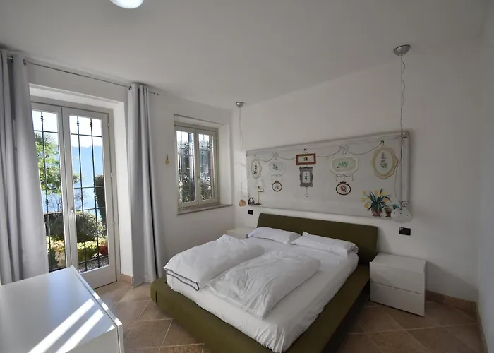 With Panoramic Views For 6 * אוג'ביו