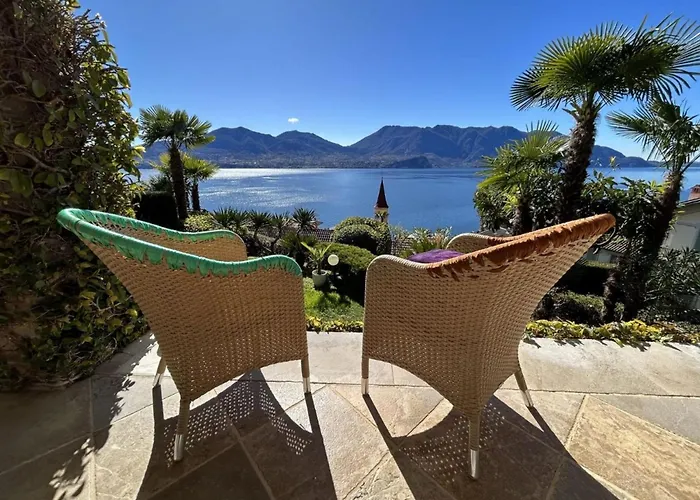 With Panoramic Views For 6 빌라